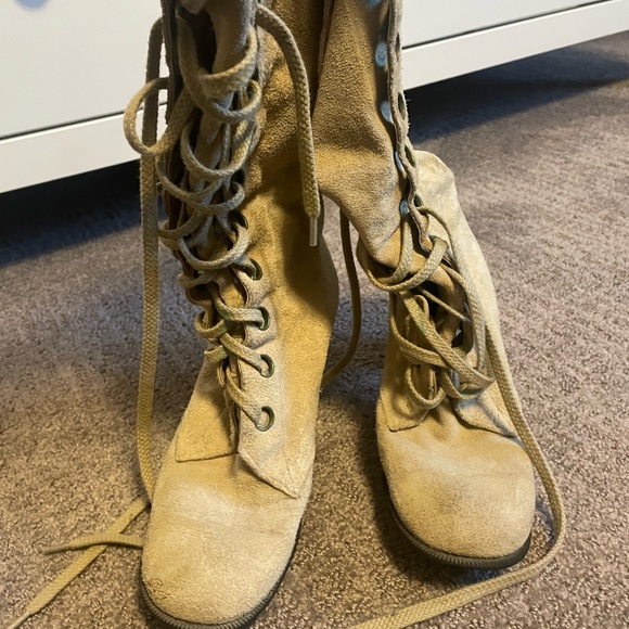 Womens below knee suede lace up boots - Picture 2 of 3
